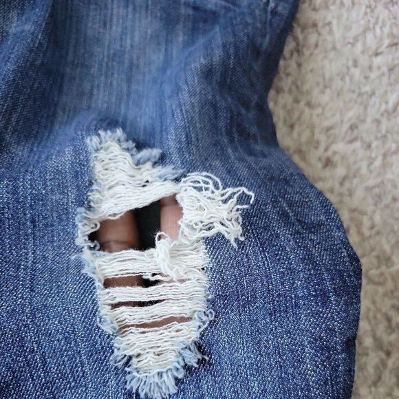 Vigoss Capri Jeans Womens 7 Distressed Embroidered - Picture 5 of 9